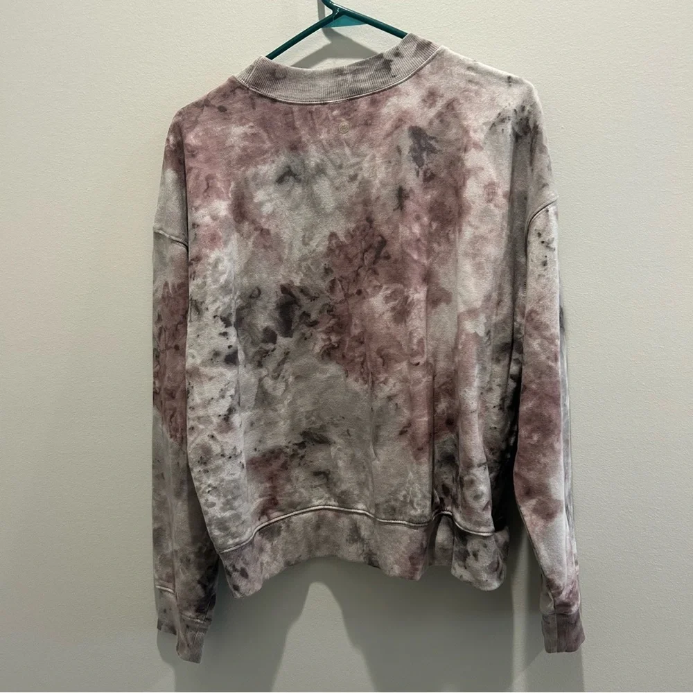 Chic Tie-Dye Sweatshirt in Plum and Gray - Picture 5 of 6
